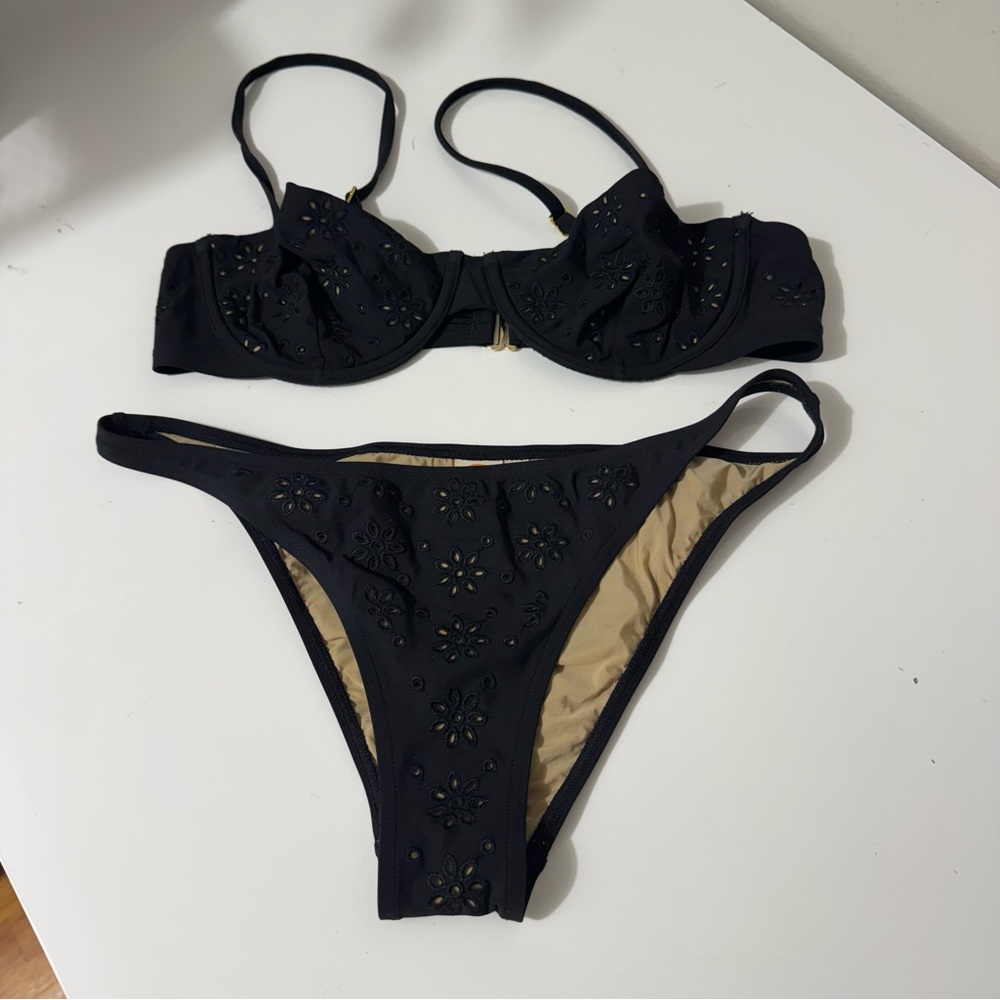 Tory Burch Black floral design, peekaboo Bikini sm bottom Med top - Picture 2 of 6
